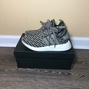 W SIZE 7.5 ADIDAS NMD R2 PRIMEKNIT